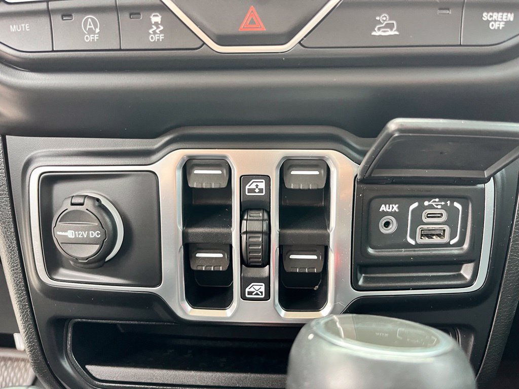 Used 2020 Jeep Gladiator Overland AWD/4WD image 29