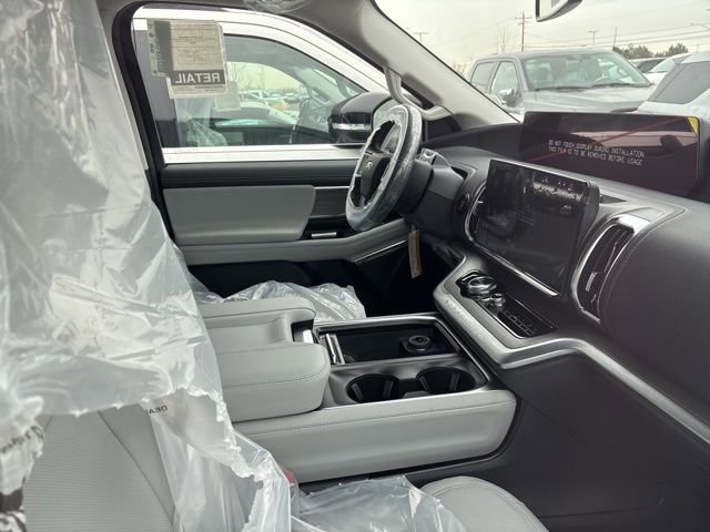 New 2026 Ford Expedition Platinum w/ Driver's Package image 3