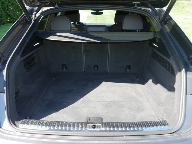 Used 2019 Audi Q8 Premium Plus w/ Premium Plus AWD/4WD image 11