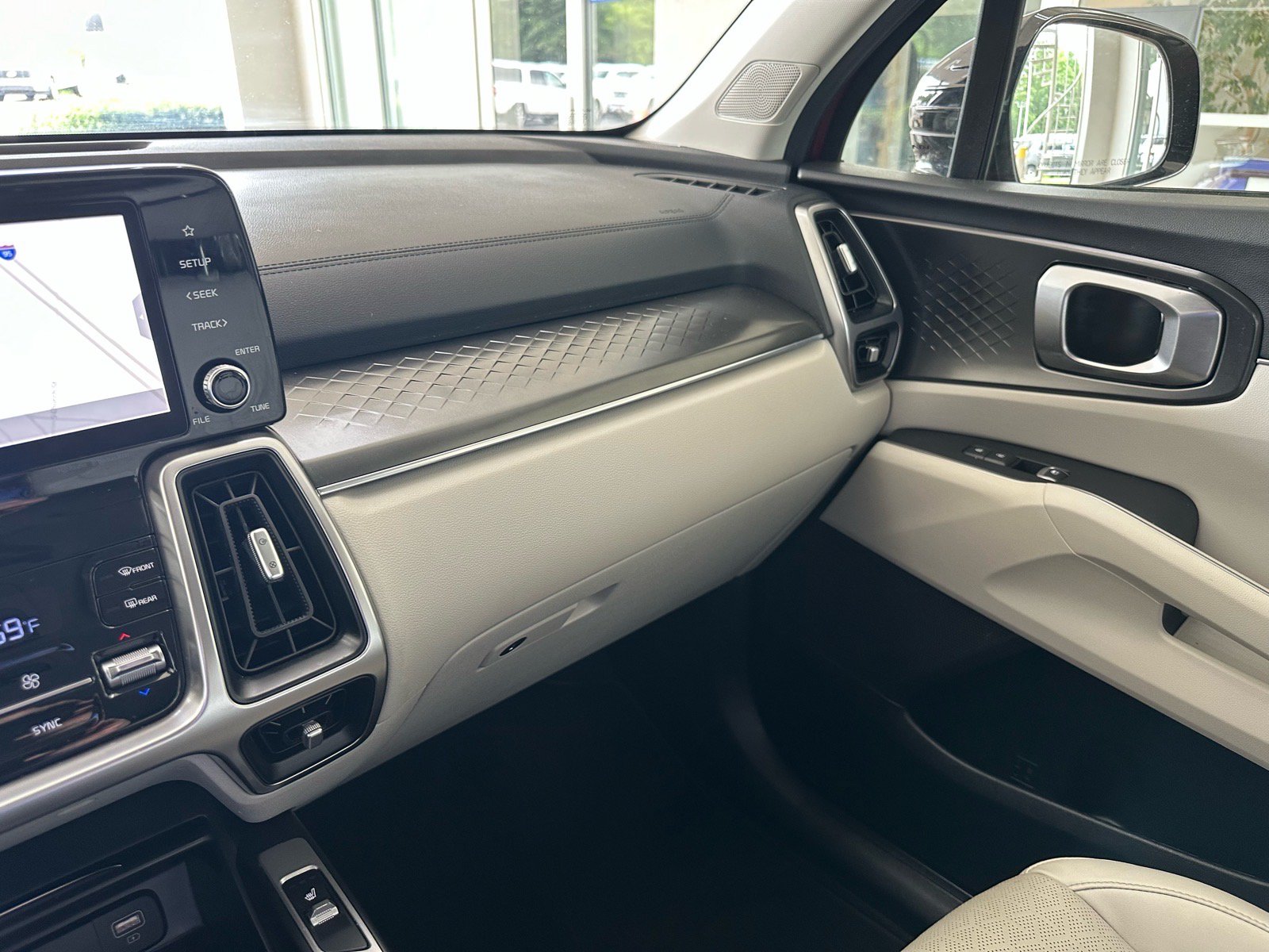Used 2022 Kia Sorento S w/ Panoramic Sunroof Package FWD image 34