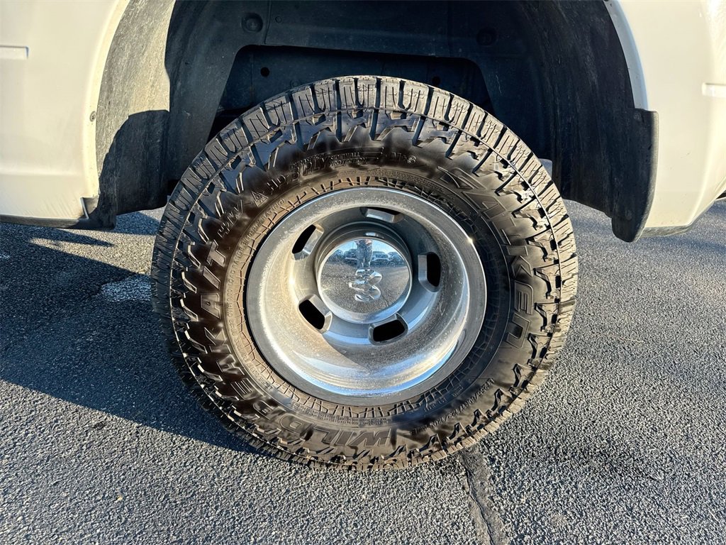 Used 2014 RAM 3500 SLT w/ Luxury Group image 25