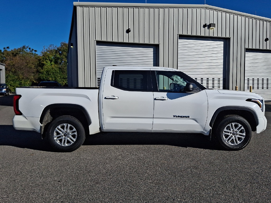 Used 2022 Toyota Tundra SR5 AWD/4WD image 7