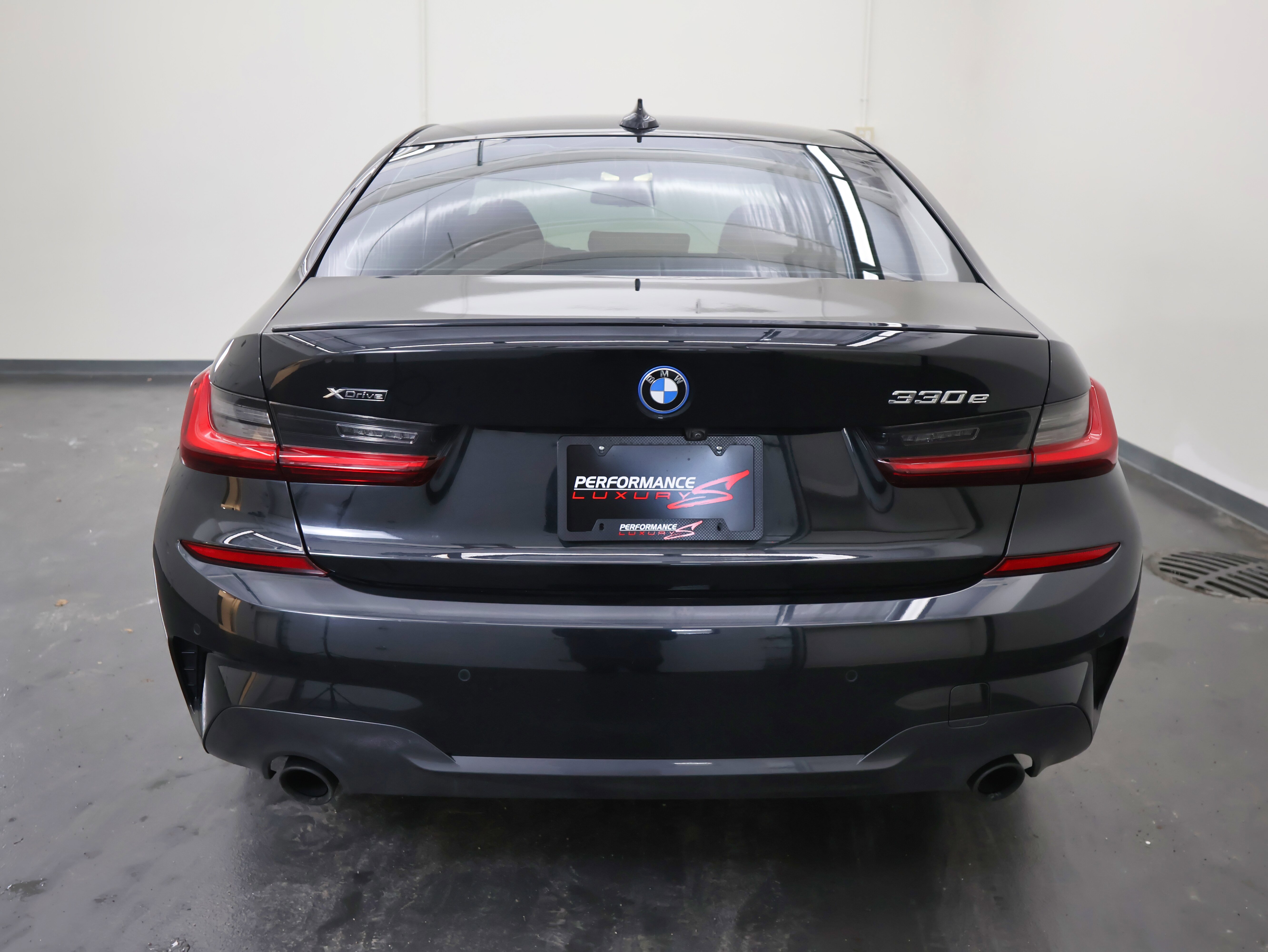 Used 2022 BMW 330e xDrive w/ M Sport Package image 4