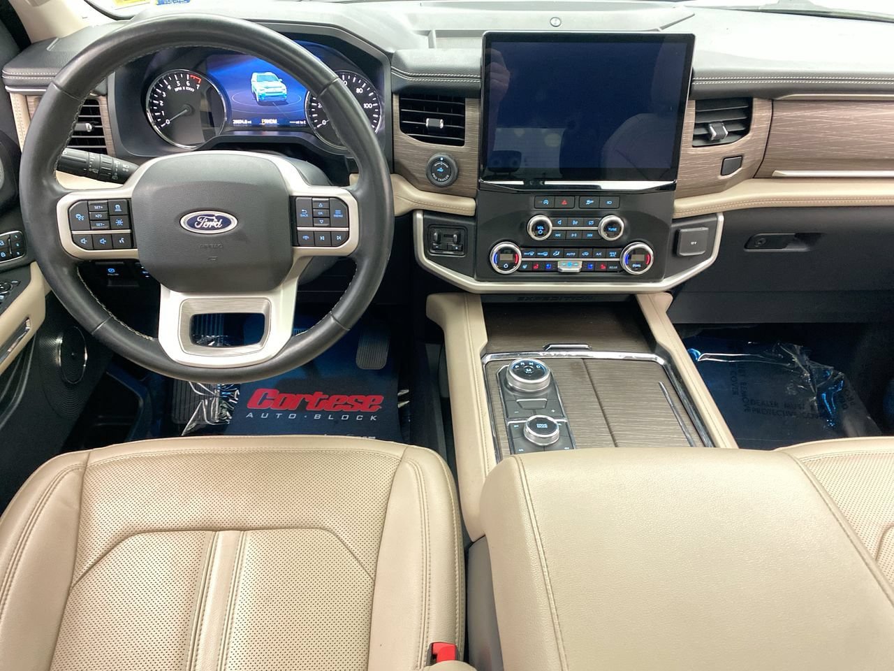 Used 2023 Ford Expedition Limited AWD/4WD image 15