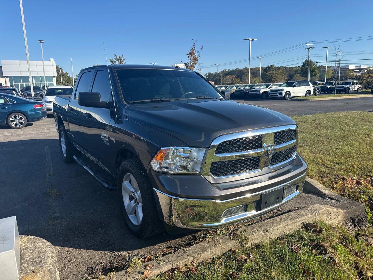 Used 2023 RAM 1500 Classic SLT AWD/4WD image 2