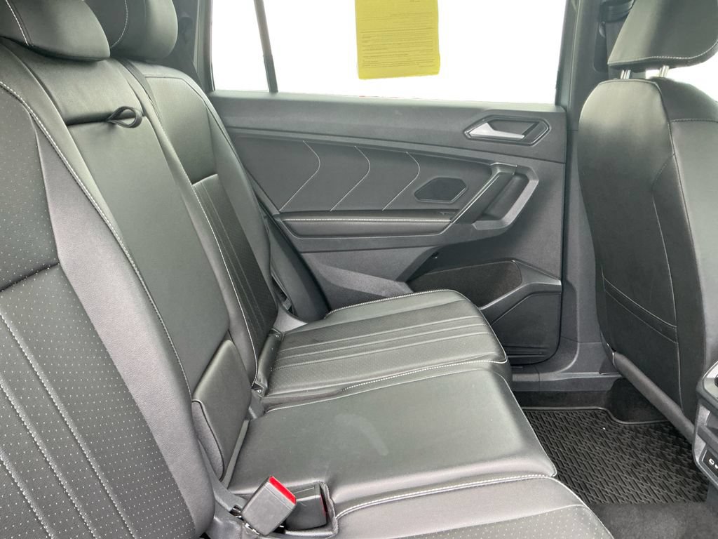 Used 2023 Volkswagen Tiguan SE R-Line AWD/4WD image 19