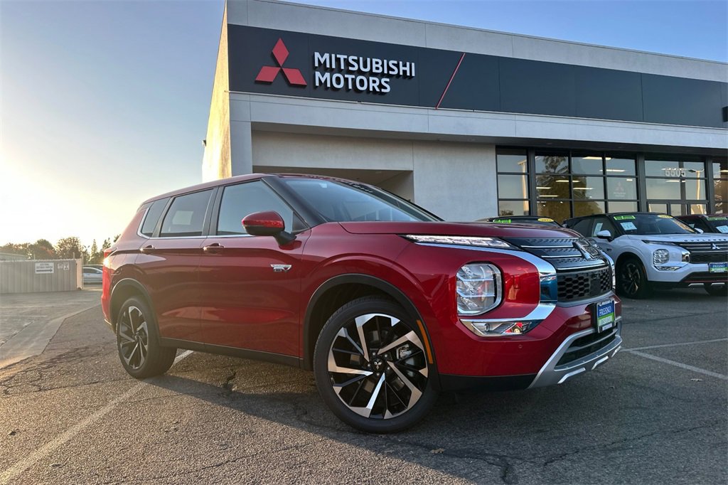 New 2025 Mitsubishi Outlander SE image 2