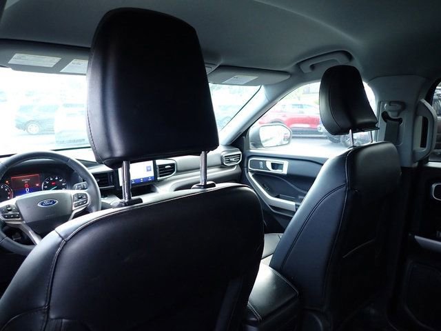 Used 2023 Ford Explorer XLT w/ Equipment Group 202A image 18