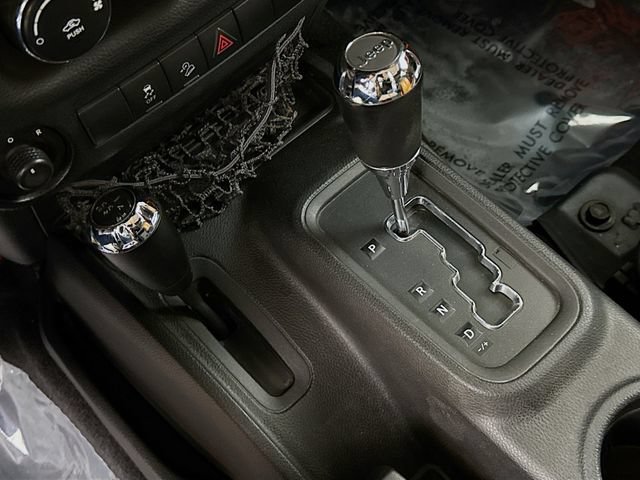 Used 2013 Jeep Wrangler Unlimited Sport AWD/4WD image 14