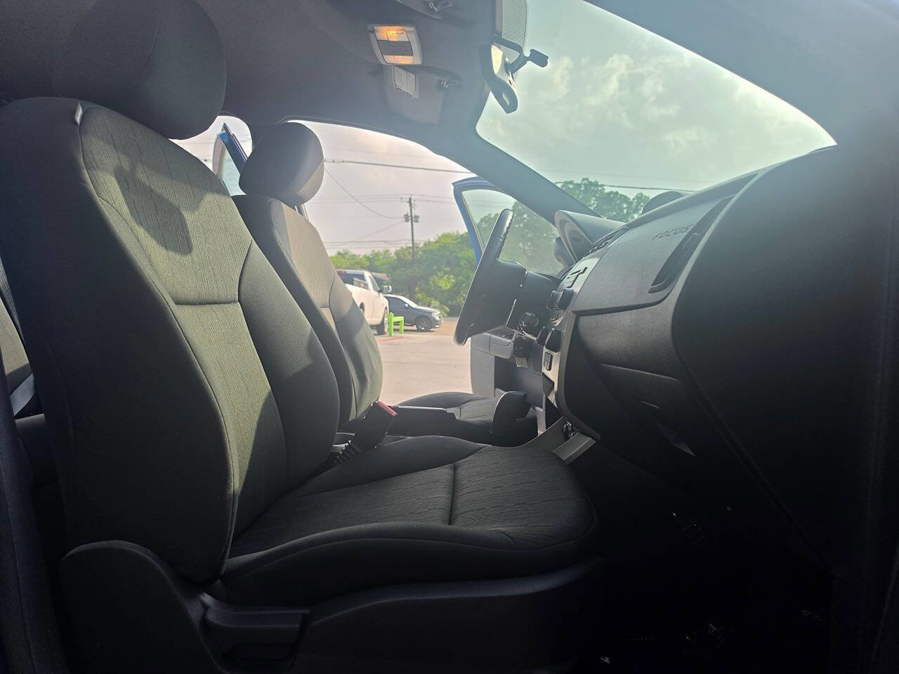 Used 2010 Ford Focus SE FWD image 30