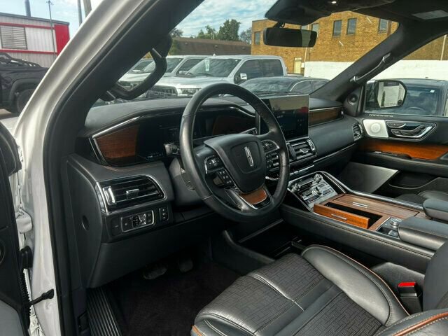 Used 2023 Lincoln Navigator L Black Label image 11