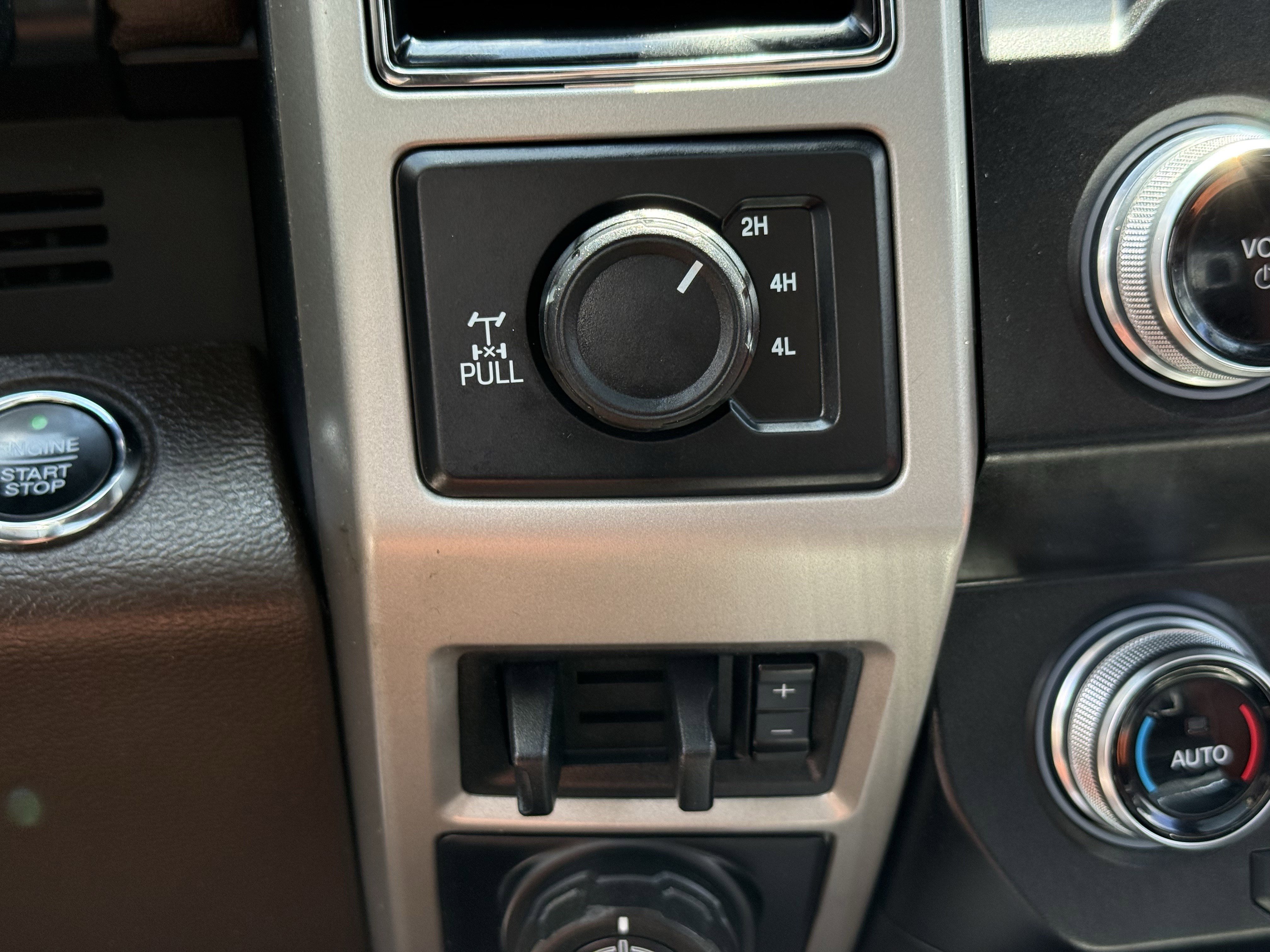 Used 2020 Ford F250 King Ranch w/ King Ranch Ultimate Package AWD/4WD image 23