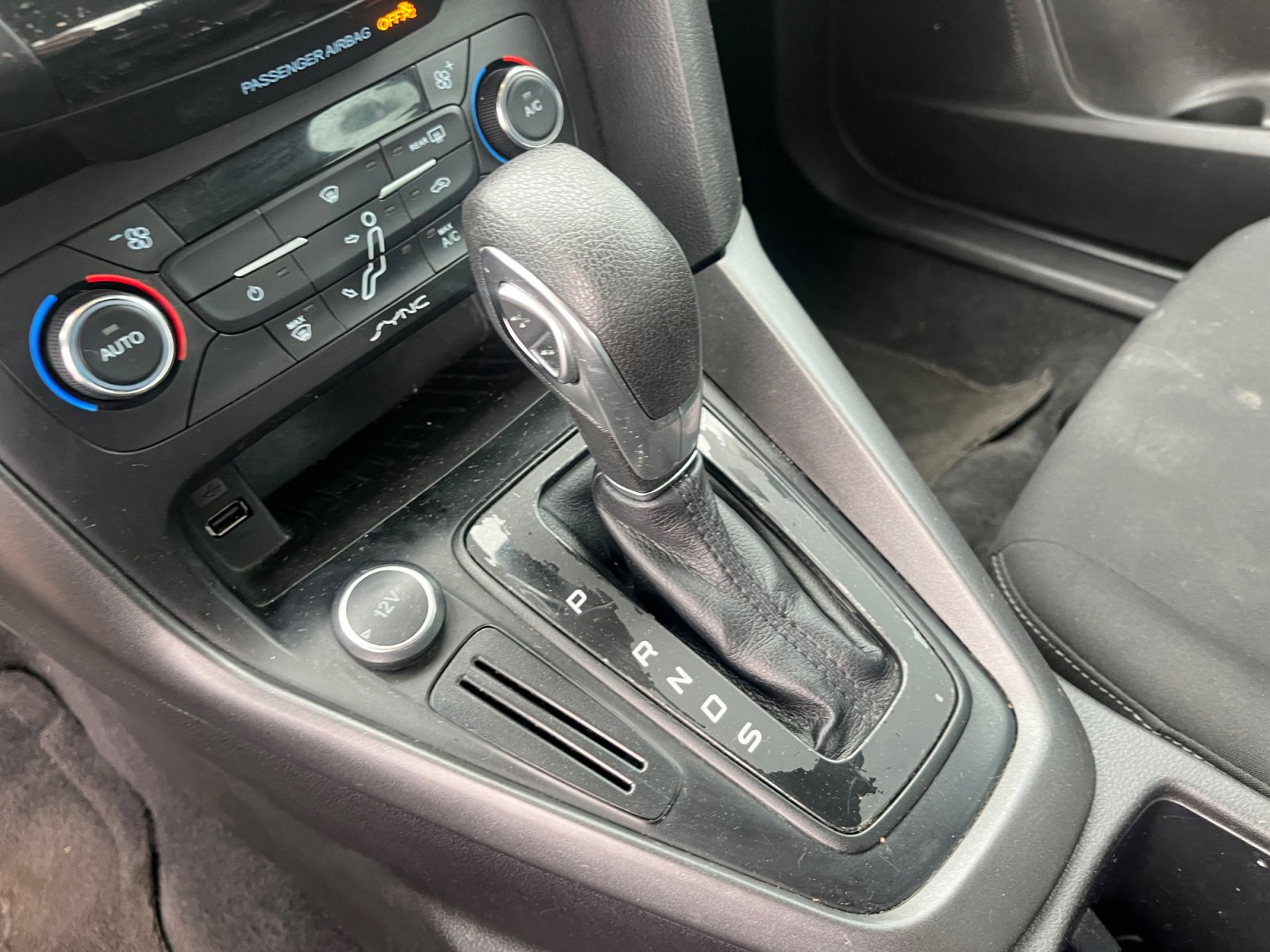 Used 2017 Ford Focus SEL image 30