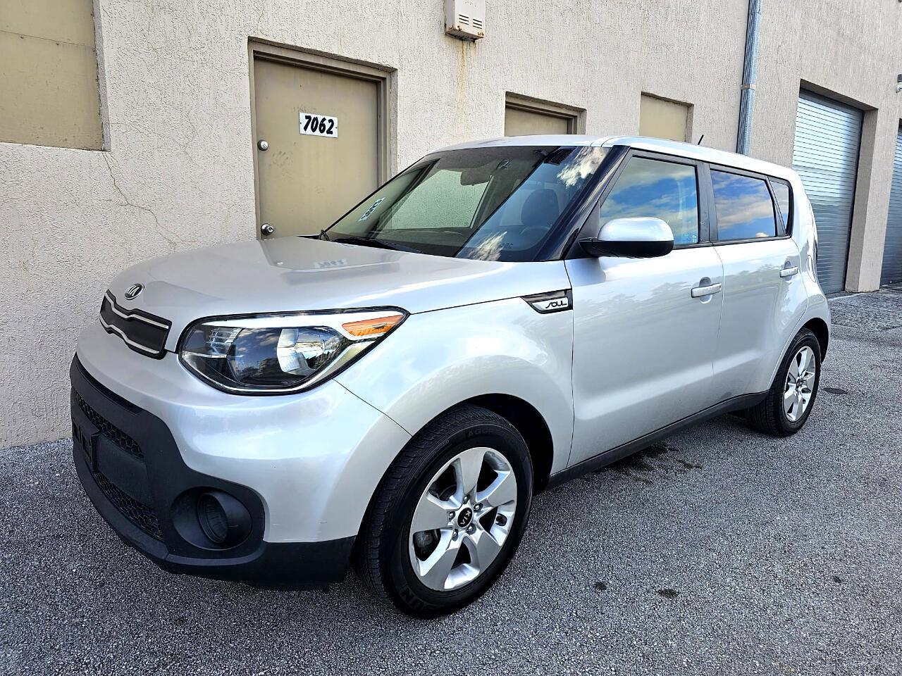 Used 2018 Kia Soul ! image 3