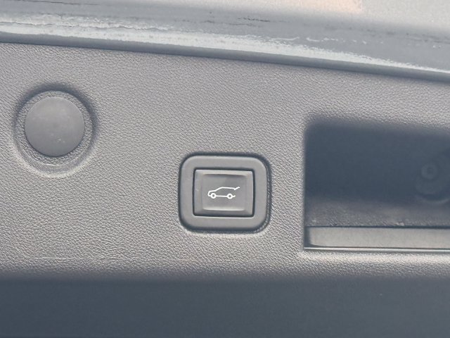Used 2024 Chevrolet Equinox LT w/ LPO, Floor Liner Package FWD image 27