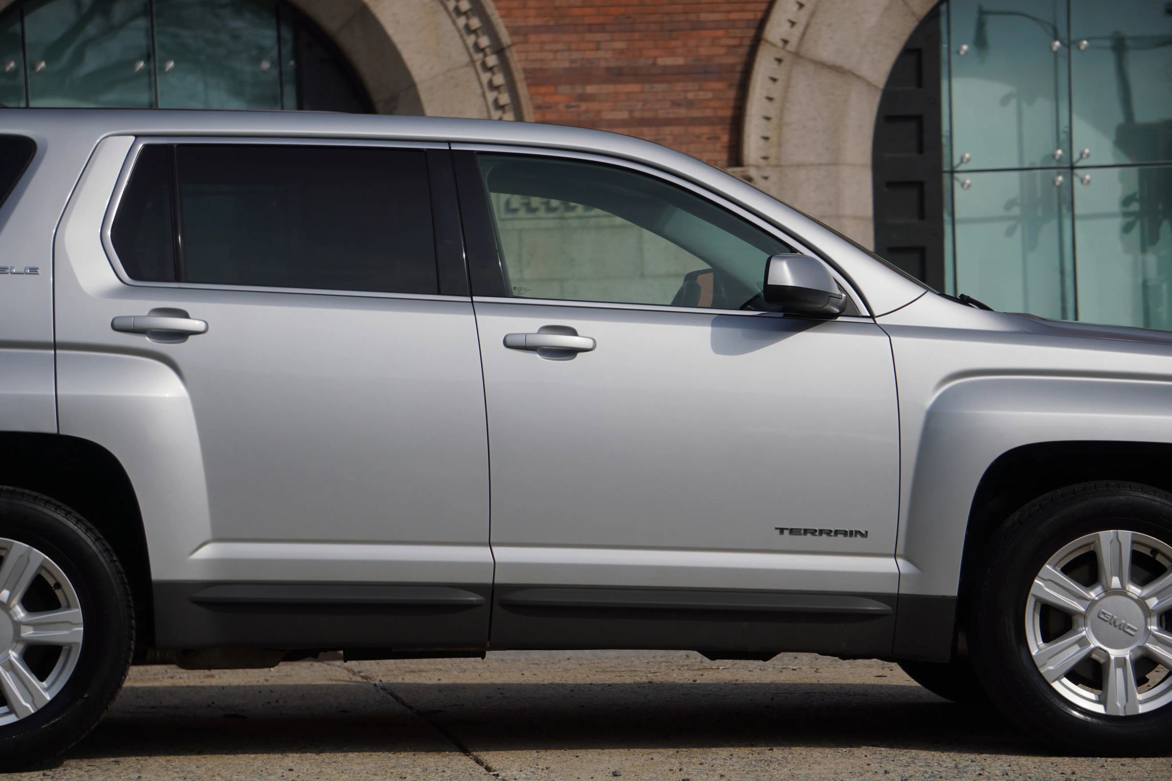 Used 2015 GMC Terrain SLE image 12