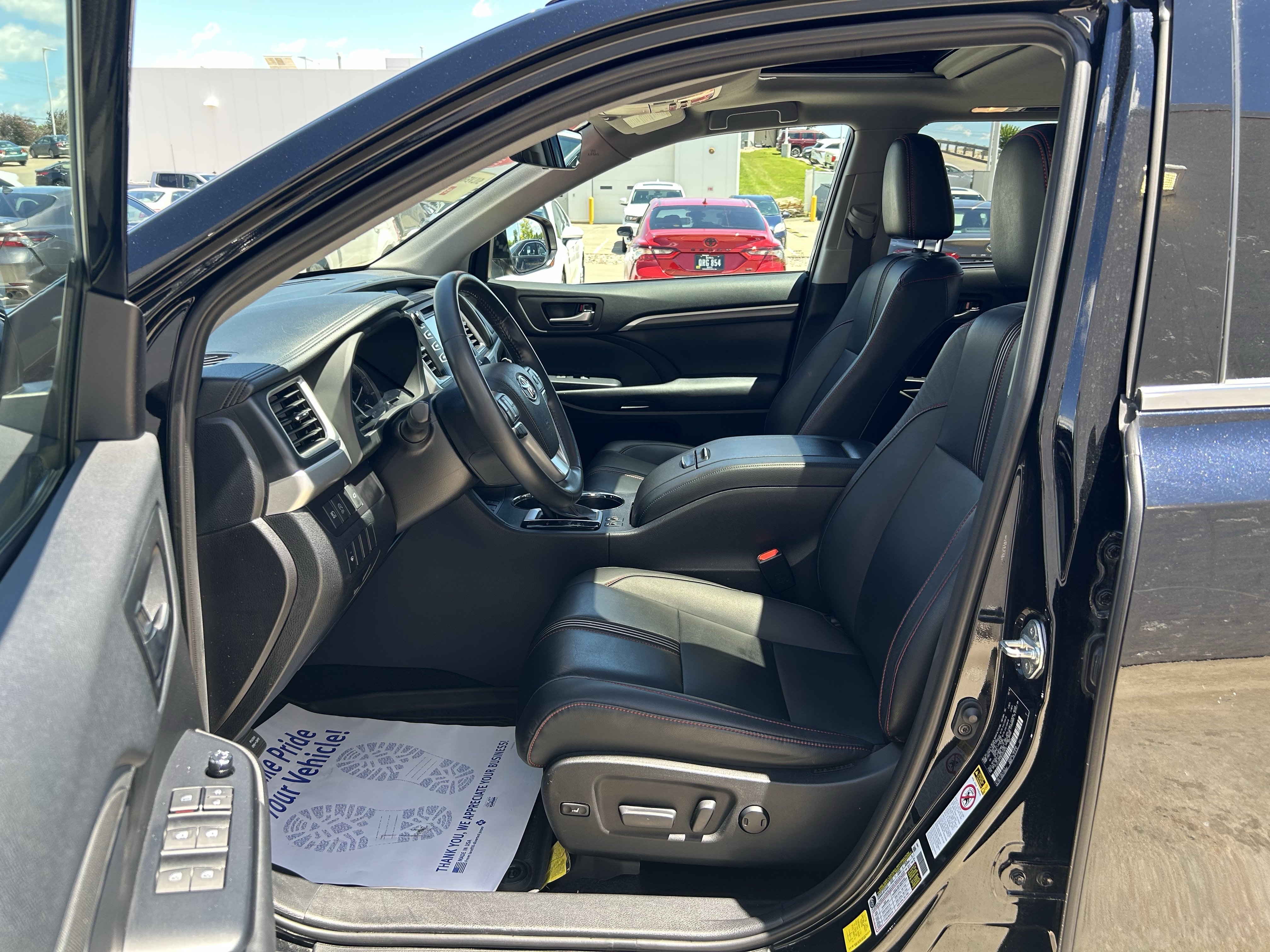 Used 2019 Toyota Highlander SE AWD/4WD image 13