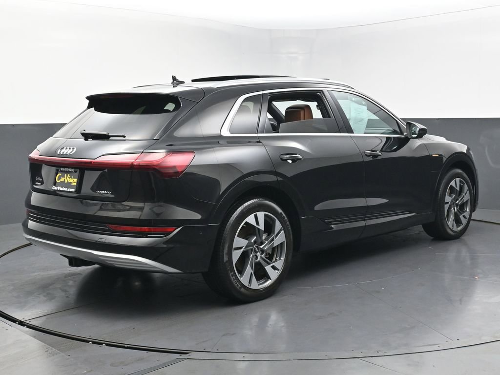 Used 2022 Audi e-tron Premium Plus w/ Premium Plus Package image 5