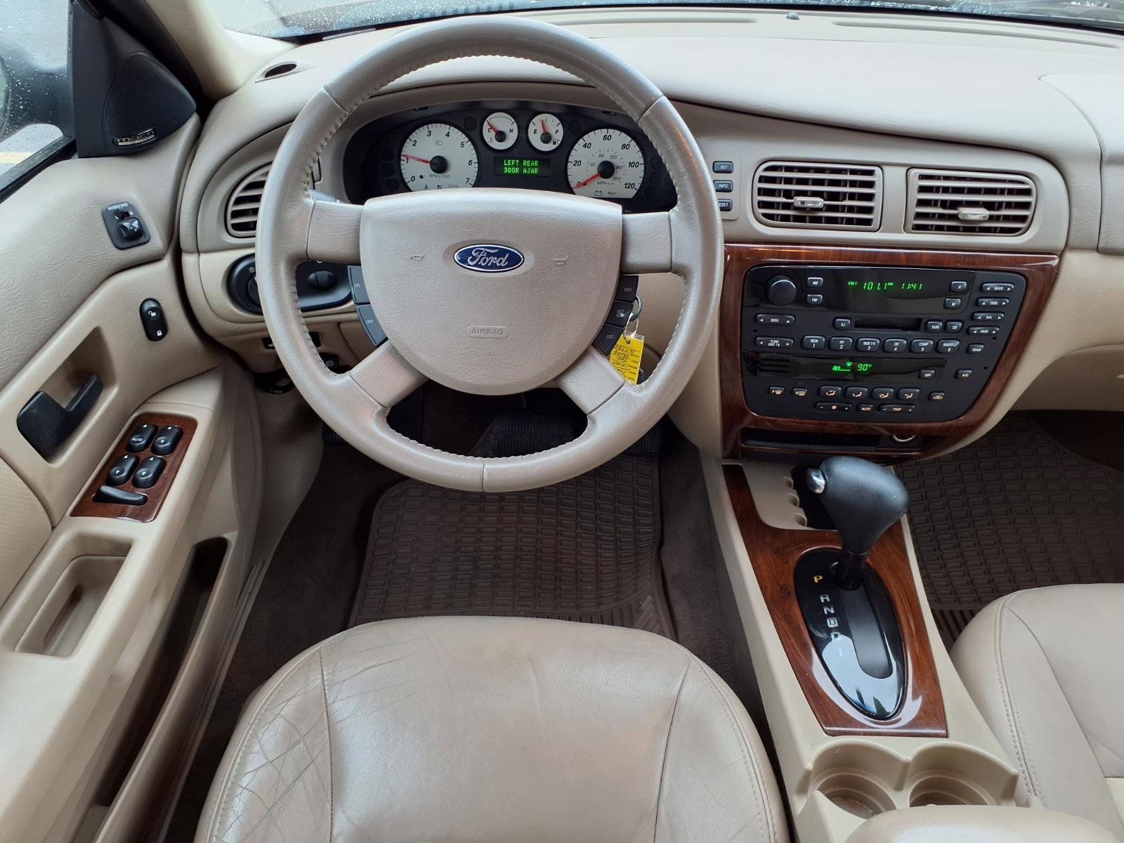Used 2004 Ford Taurus SEL image 5