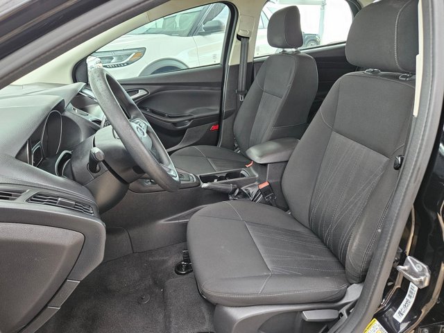 Used 2018 Ford Focus SE FWD image 15
