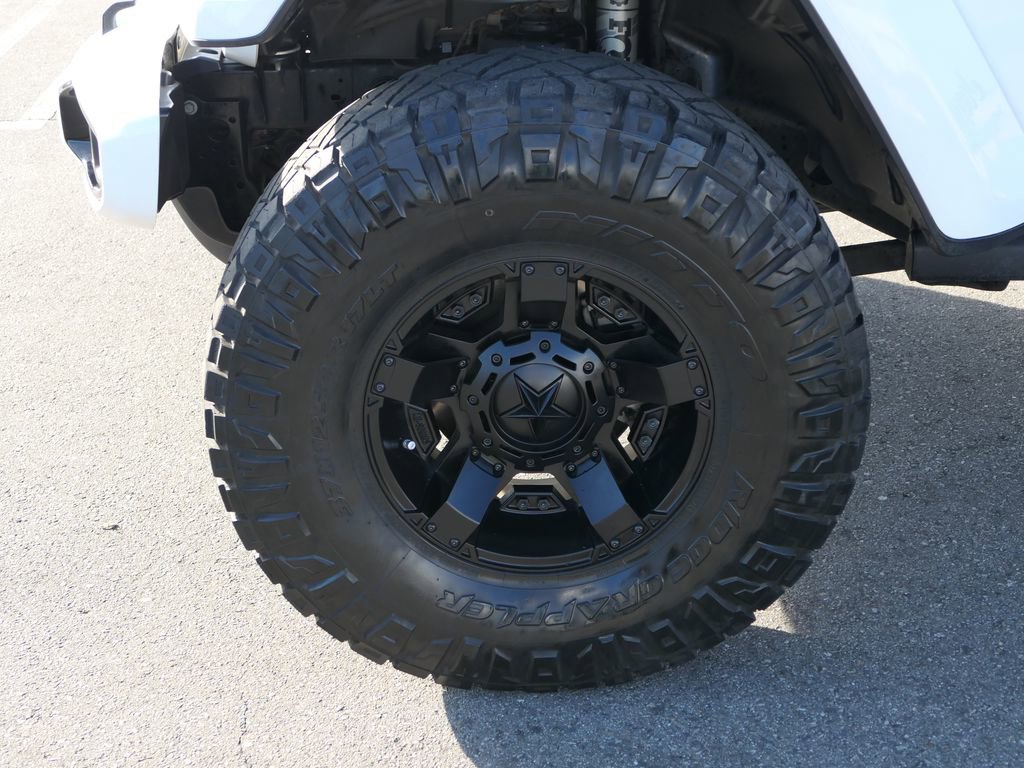 Used 2020 Jeep Wrangler Unlimited Sahara image 25