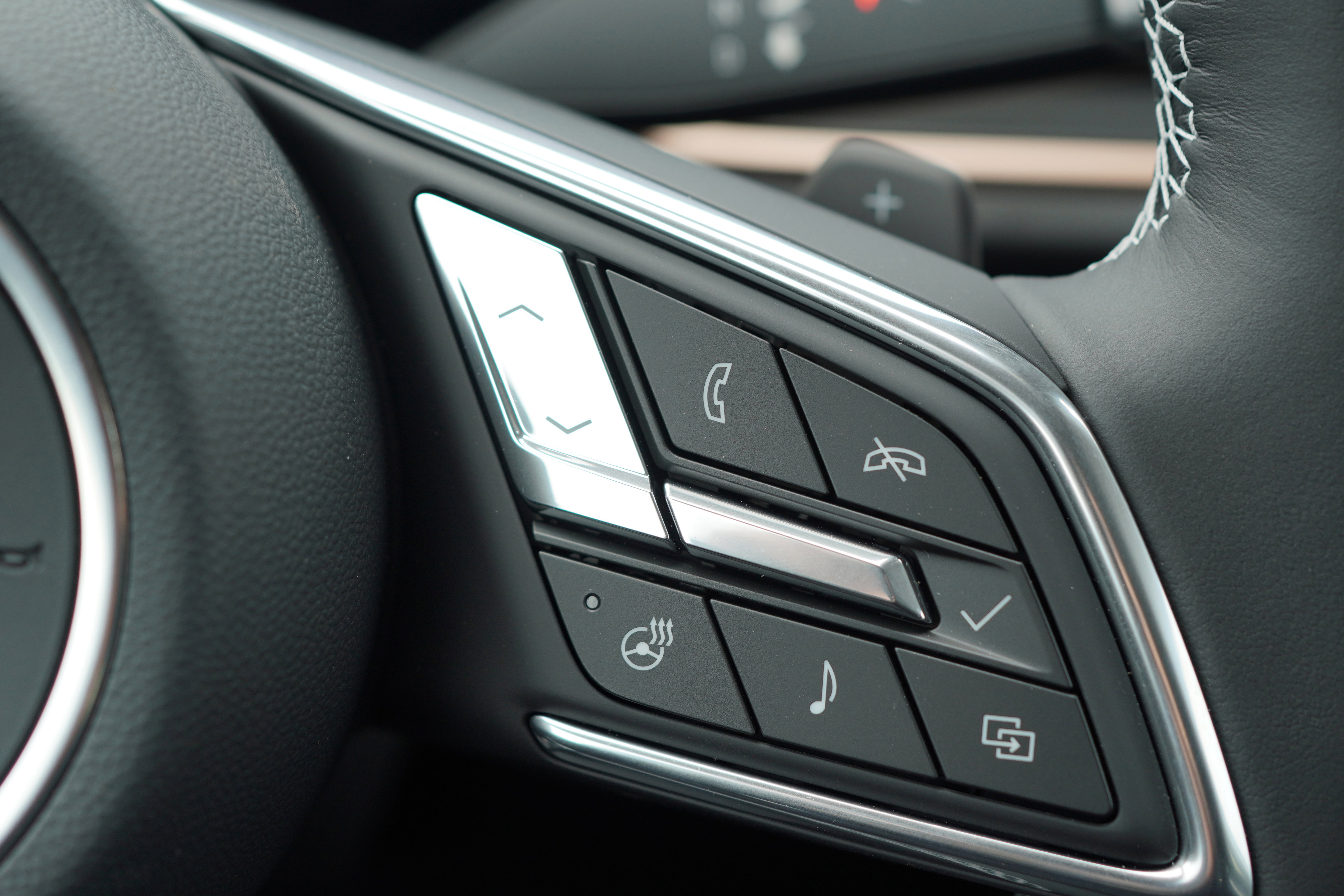 New 2025 Buick Envision Sport Touring image 38