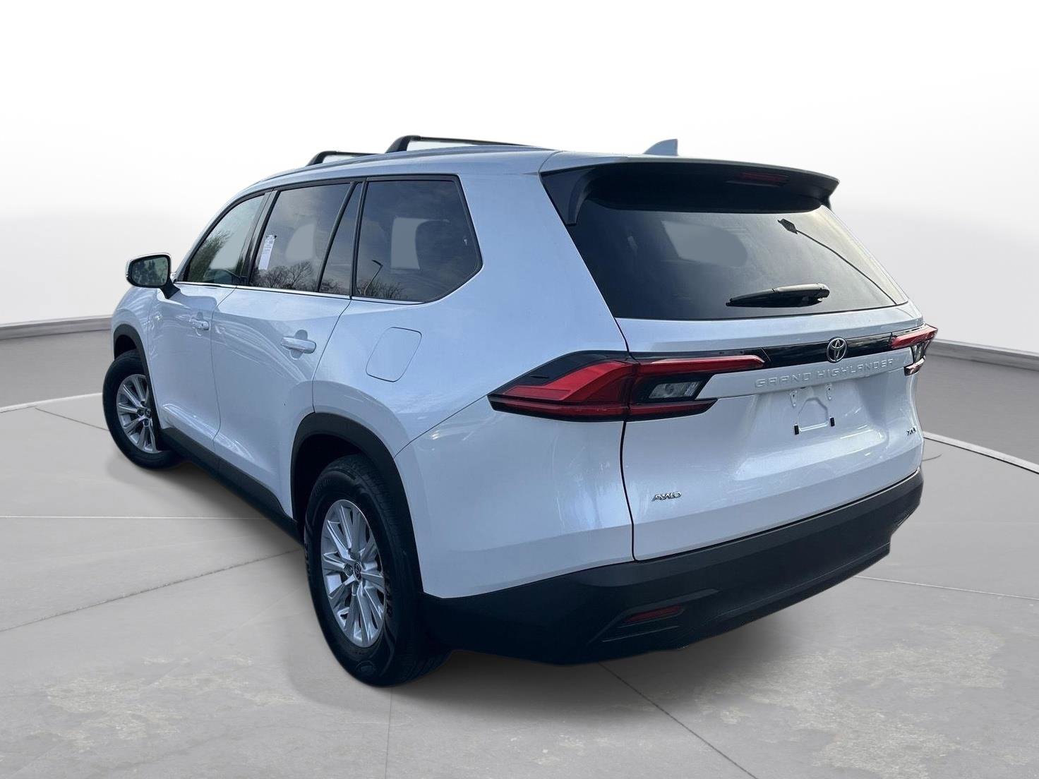 Used 2024 Toyota Grand Highlander XLE image 22