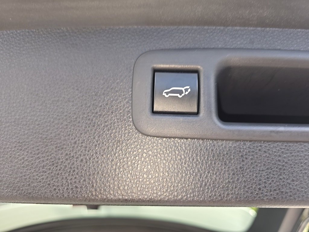 Used 2021 Toyota Highlander XSE image 38