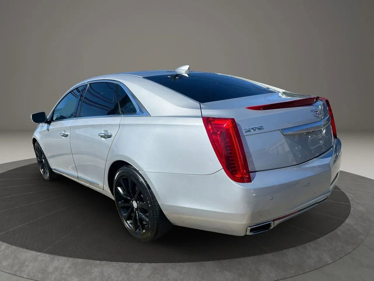 Used 2017 Cadillac XTS Luxury image 7