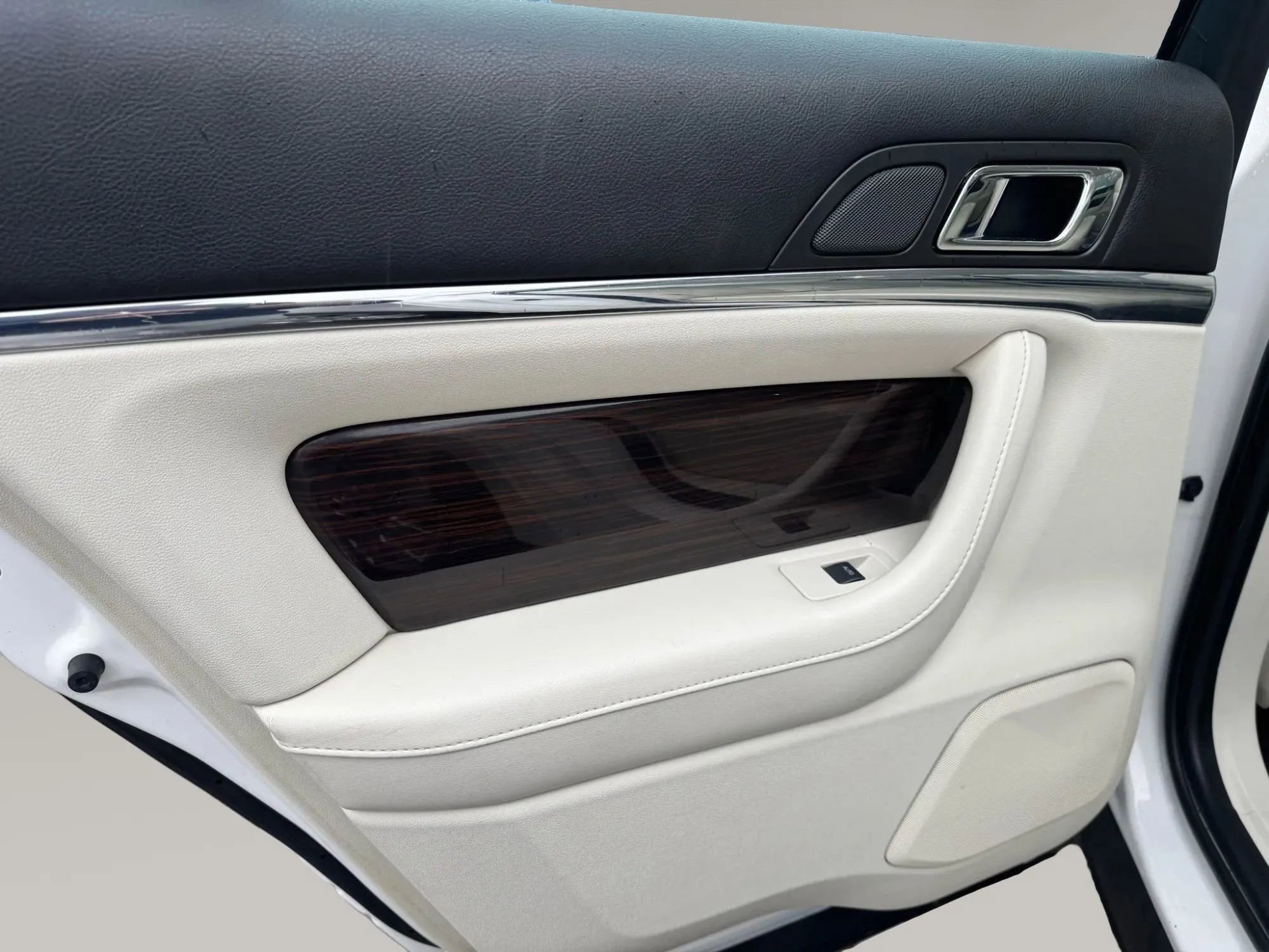 Used 2011 Lincoln MKS AWD w/ 201A Rapid Spec Order Code image 19