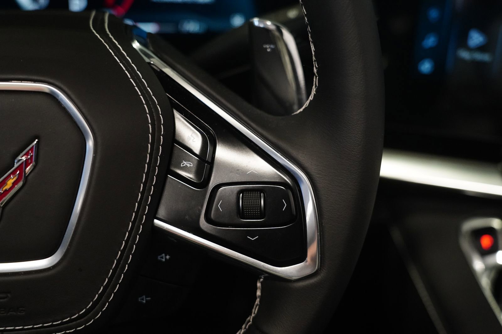 Used 2025 Chevrolet Corvette Stingray Coupe w/ 1LT image 19