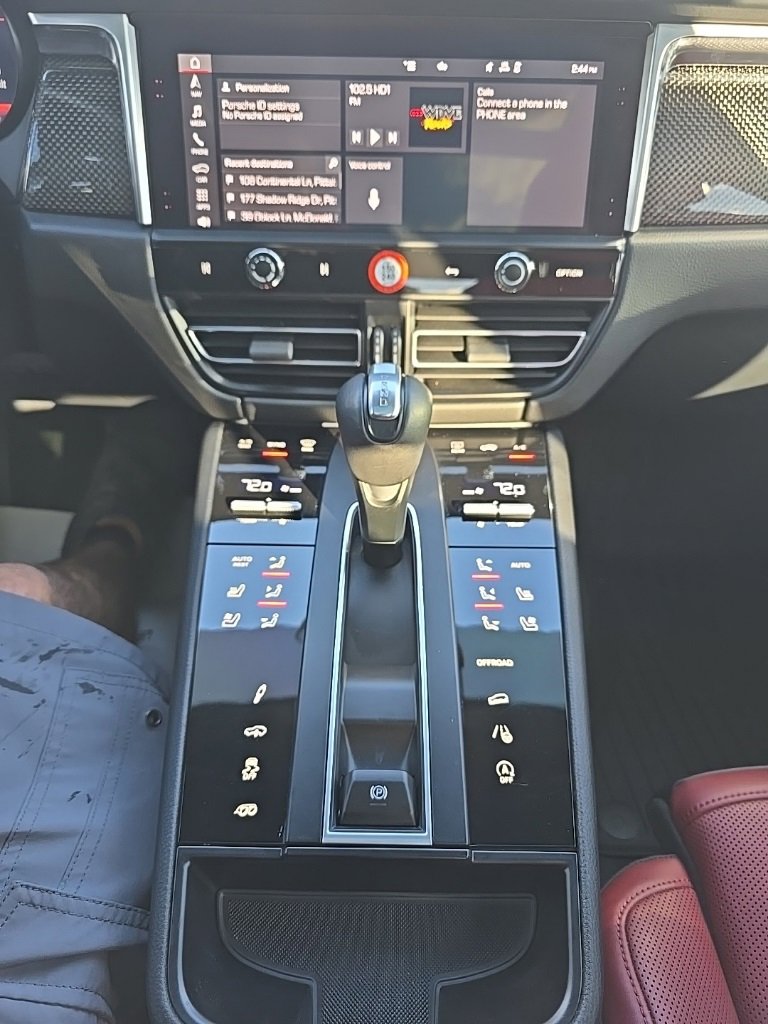 Used 2023 Porsche Macan Turbo image 16