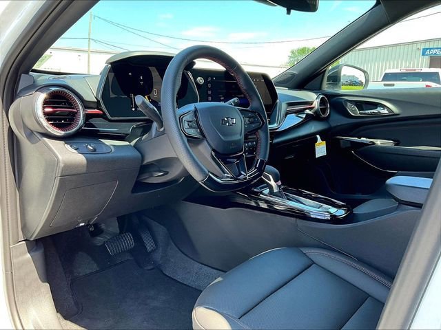 New 2026 Chevrolet Trax RS w/ Sunroof Package FWD image 8