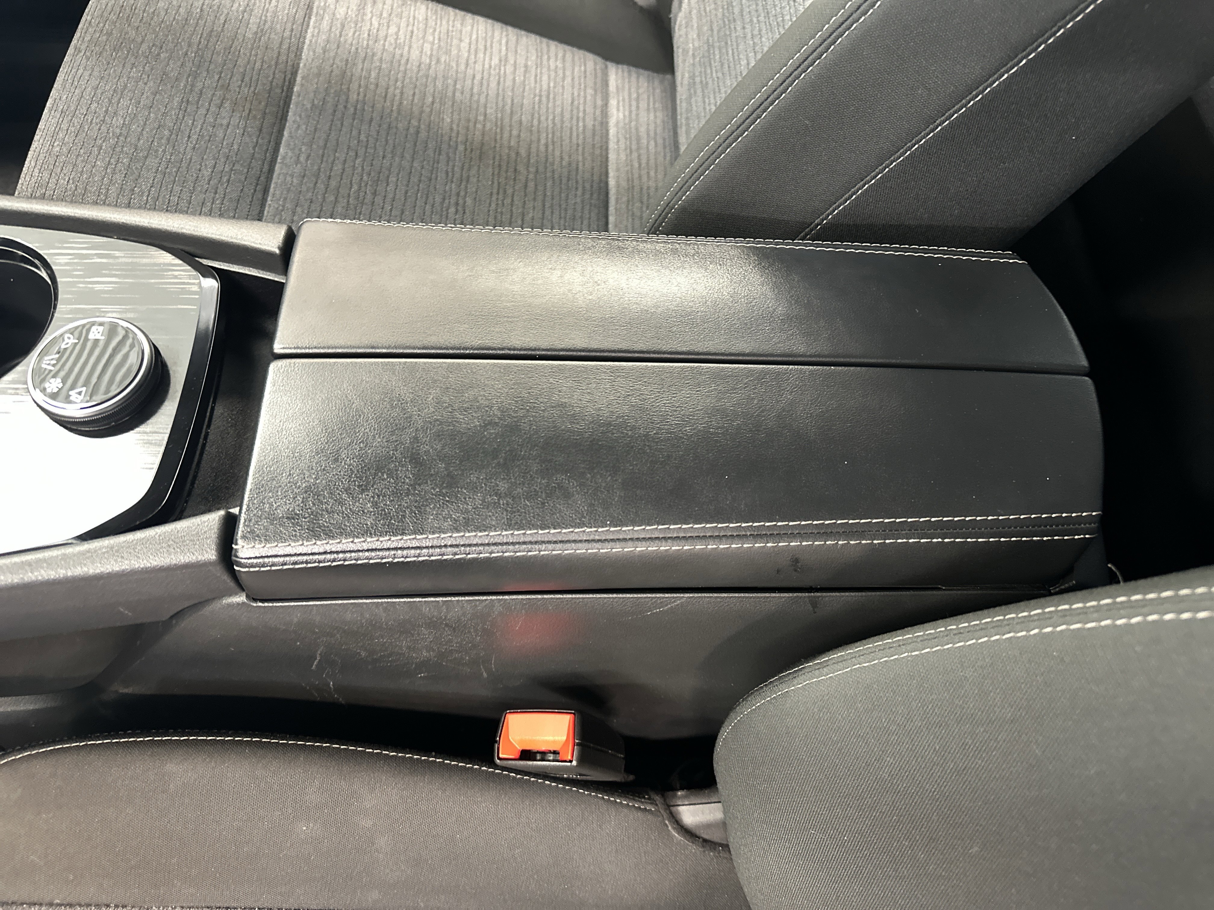 Used 2023 Nissan Rogue SV image 25