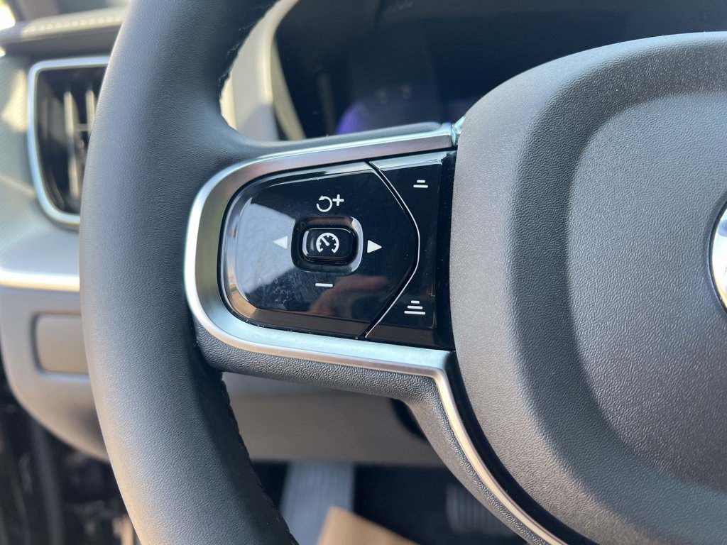 Certified 2024 Volvo XC60 T8 Ultimate w/ Climate Package image 18