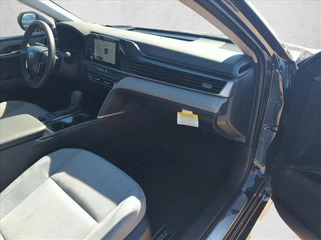 Used 2025 Toyota Camry LE w/ Convenience Package image 20