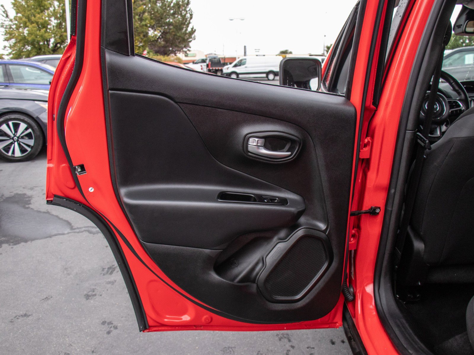 Used 2023 Jeep Renegade Latitude w/ Premium Group image 20
