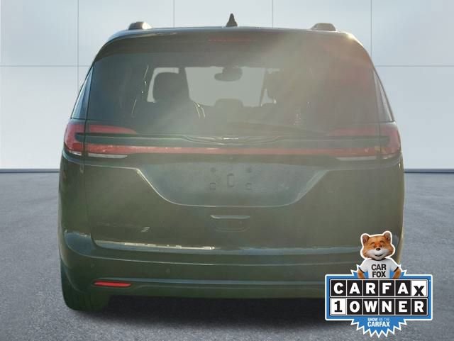 Used 2021 Chrysler Pacifica Touring w/ S Appearance Package image 14