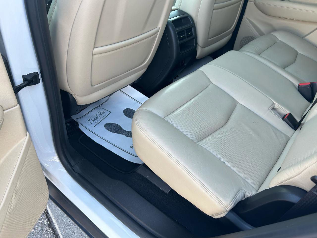 Used 2017 Cadillac XT5 Luxury w/ Driver Awareness Package image 9