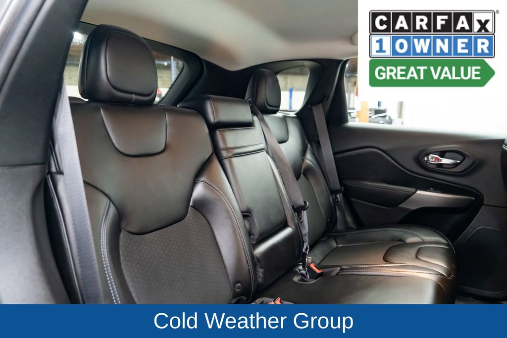 Used 2019 Jeep Cherokee Latitude Plus w/ Cold Weather Group AWD/4WD image 30