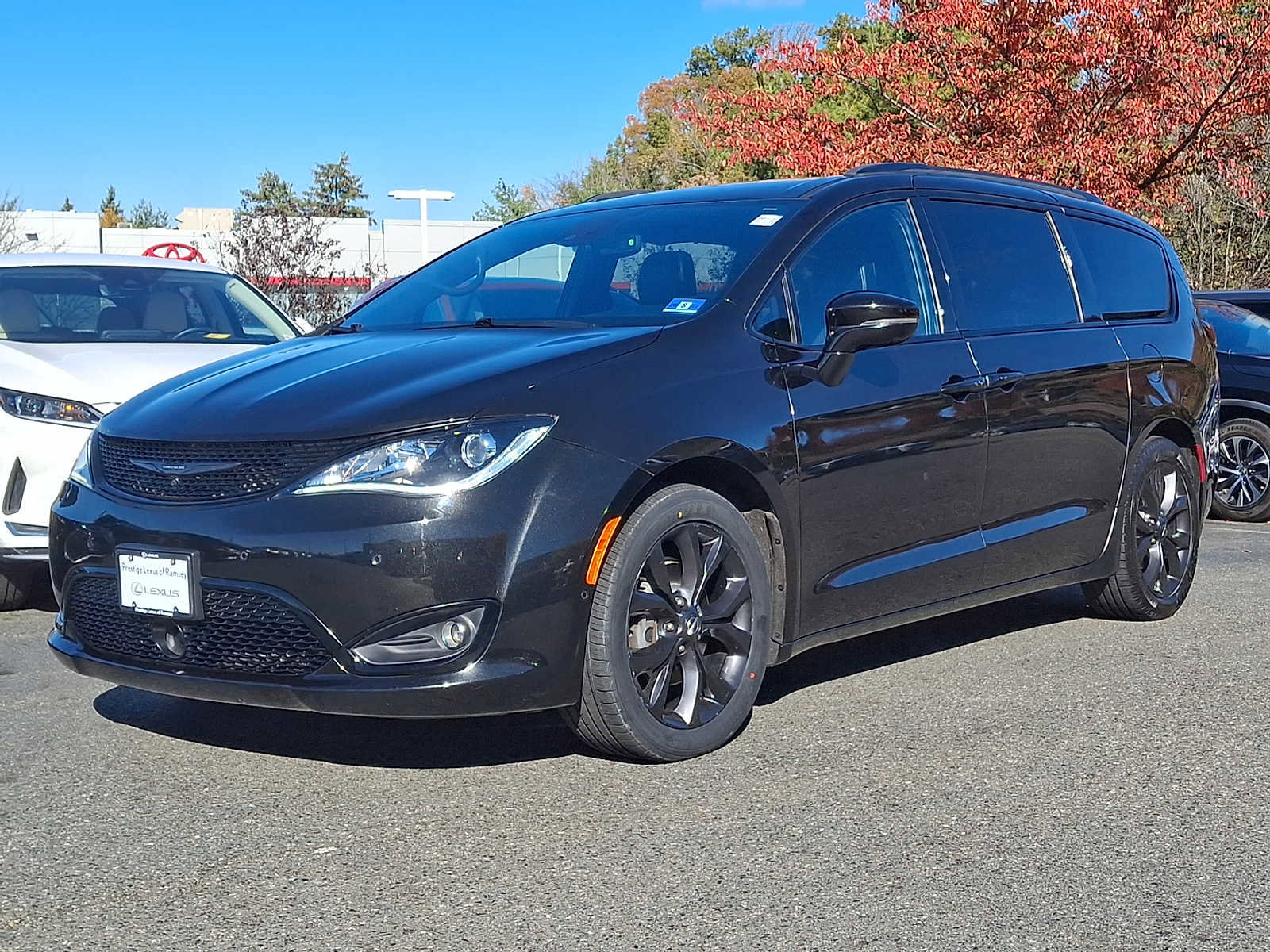 Used 2020 Chrysler Pacifica Limited w/ Advanced Safetytec Group