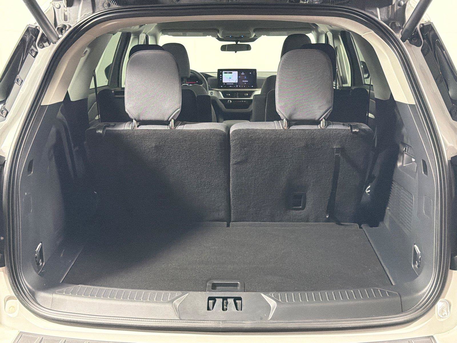 Used 2026 Ford Explorer Active RWD image 18