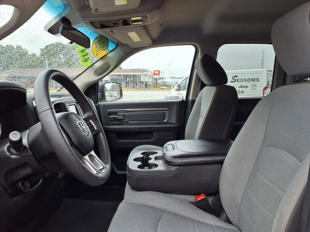 Used 2024 RAM 1500 Classic SLT AWD/4WD image 8