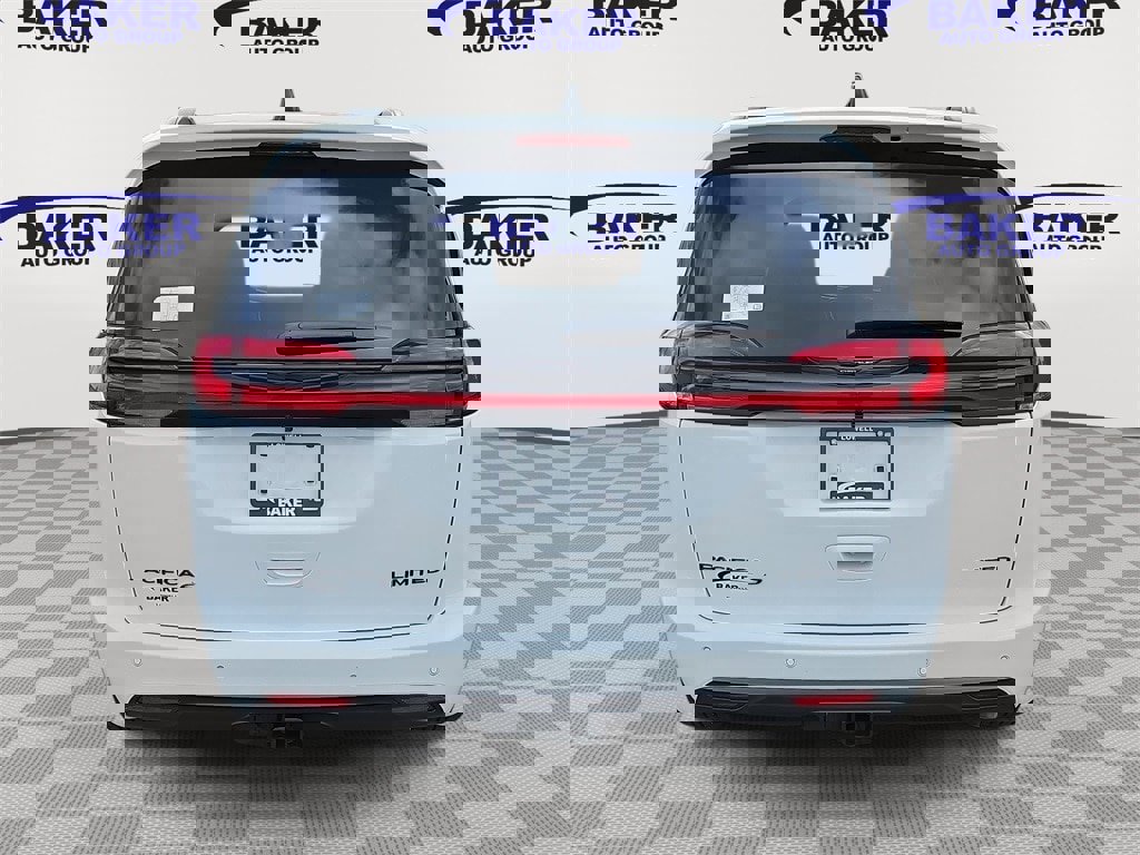 New 2026 Chrysler Pacifica Limited image 4