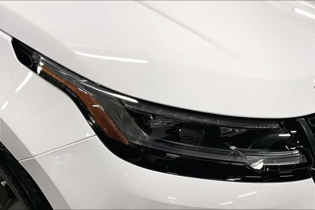 Certified 2026 Land Rover Range Rover Velar Dynamic SE AWD/4WD image 28