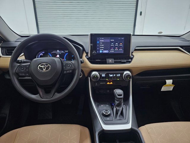 Used 2025 Toyota RAV4 XLE Premium image 31