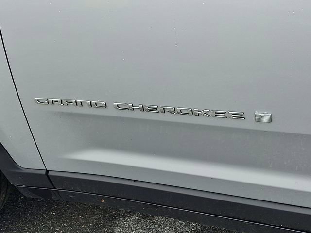 Used 2023 Jeep Grand Cherokee L Laredo AWD/4WD image 30