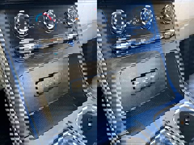 Used 2024 Kia Carnival LX image 27