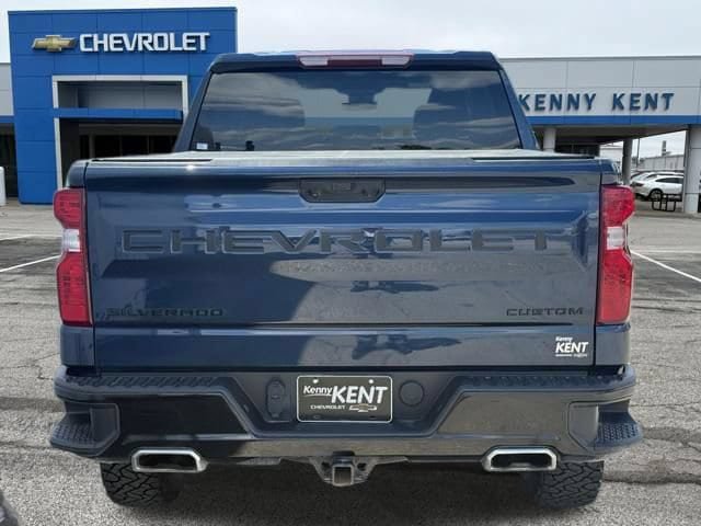 Used 2023 Chevrolet Silverado 1500 Custom Trail Boss w/ LPO, Dark Essentials Package AWD/4WD image 6