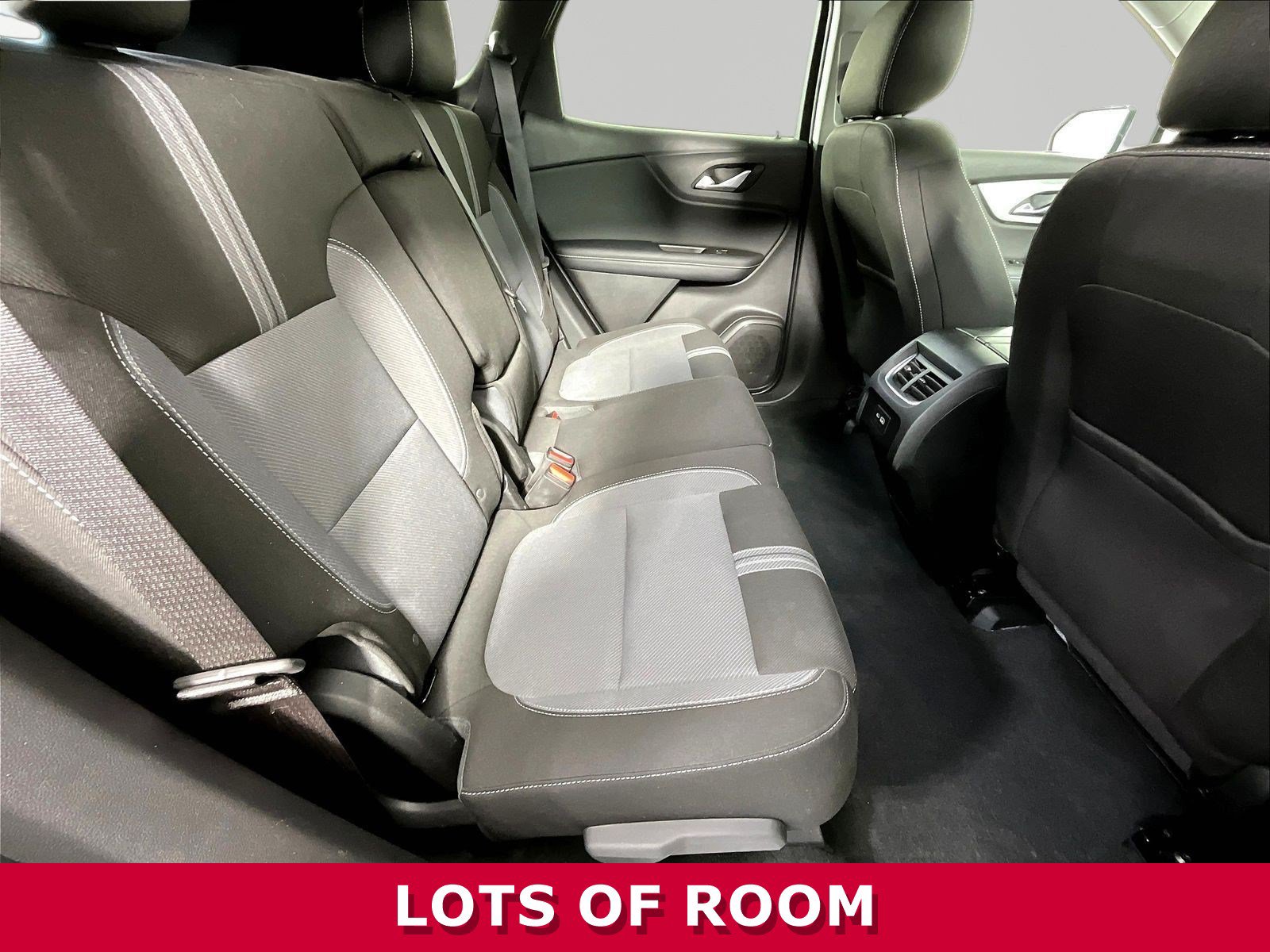 Used 2024 Chevrolet Blazer LT w/ Convenience Package FWD image 23